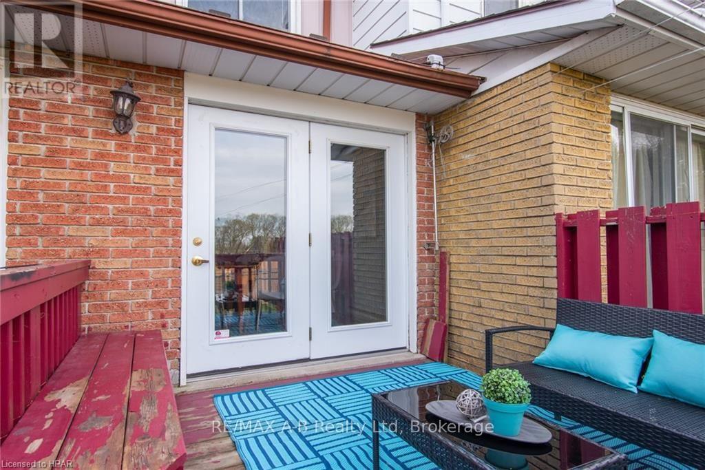 26 Dickens Place, Stratford, Ontario  N5A 7G1 - Photo 8 - X12080962