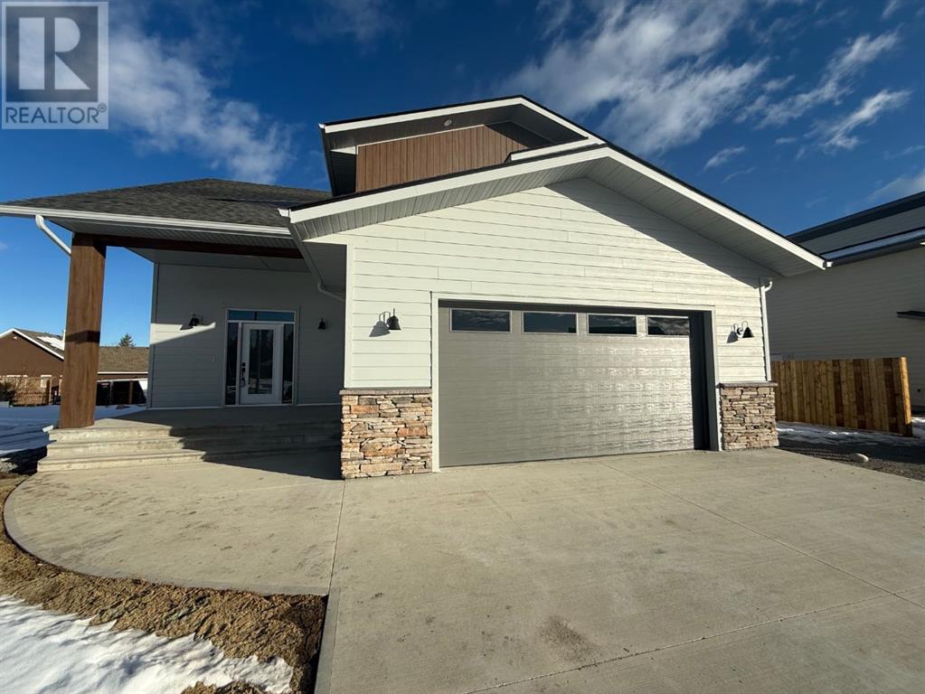 128 Trestle Place, Hinton, Alberta  T7V 0B8 - Photo 3 - A2202875