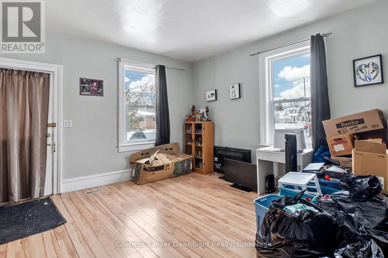 Photo 5 of 47 for 88 Richmond Street N
