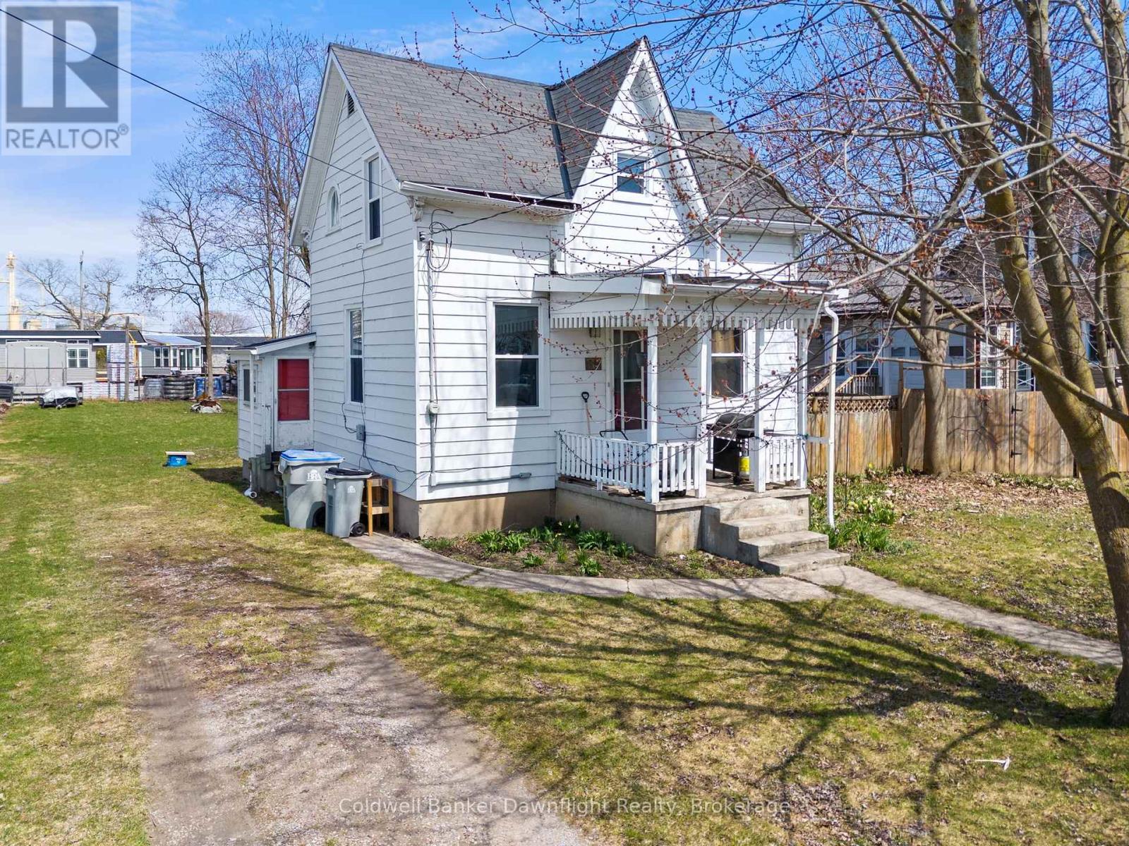 88 Richmond Street N, Bluewater, Ontario  N0M 1X0 - Photo 2 - X12007425