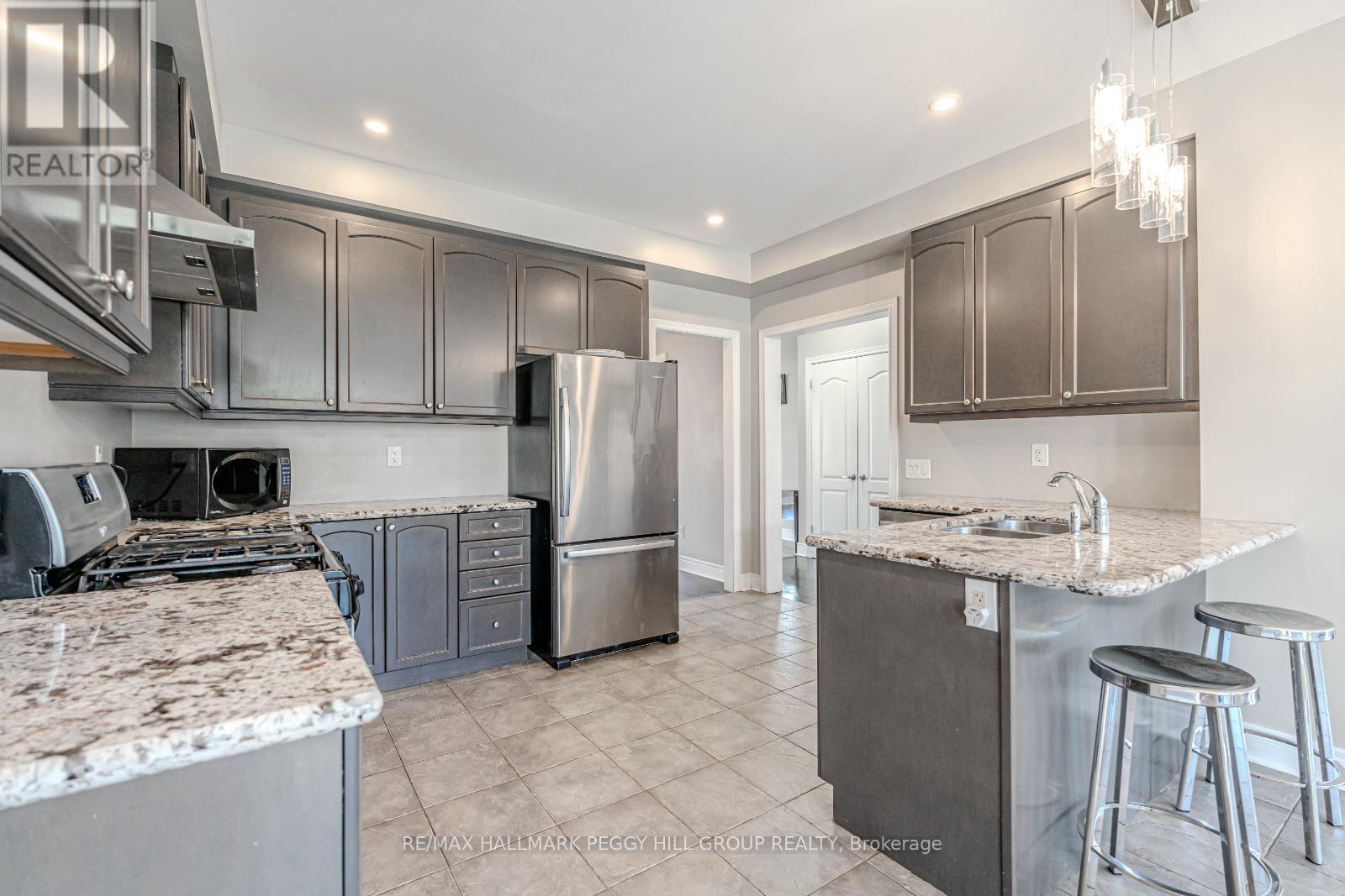 Property at 35 ROYAL PARK BOULEVARD image 4