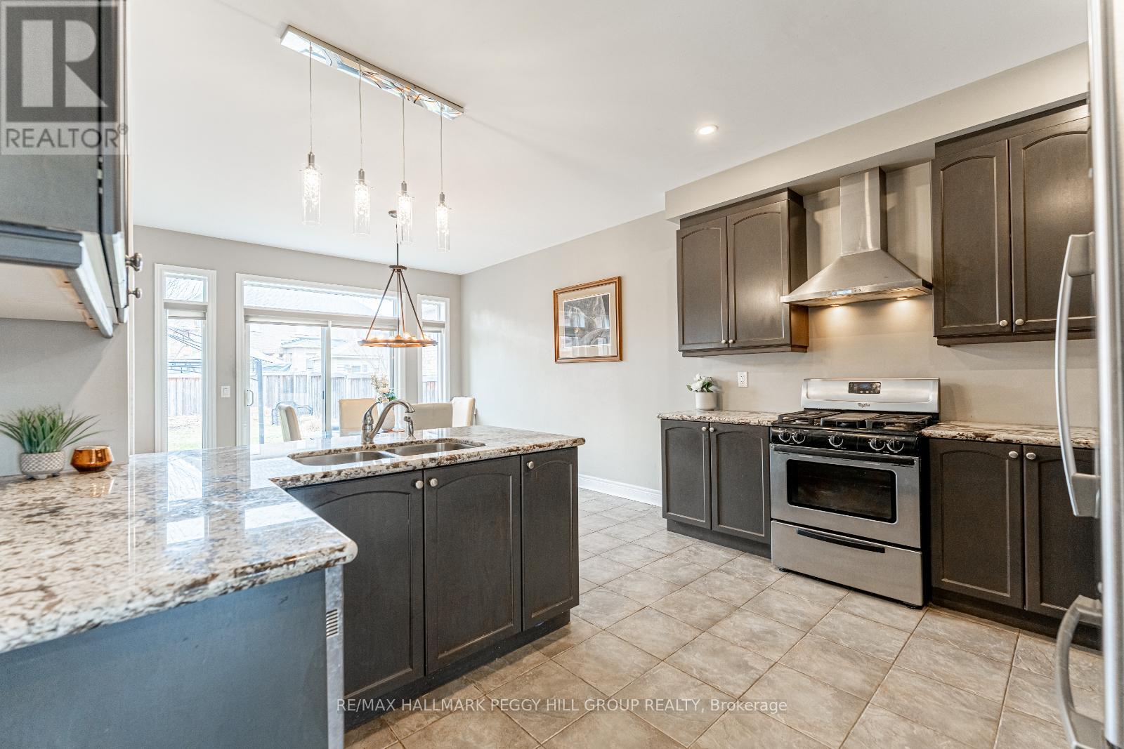 Property at 35 ROYAL PARK BOULEVARD image 5
