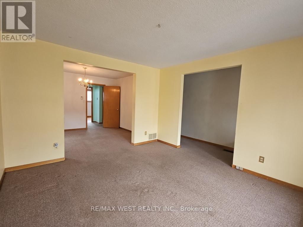 Property at 385 KIPLING AVENUE image 5