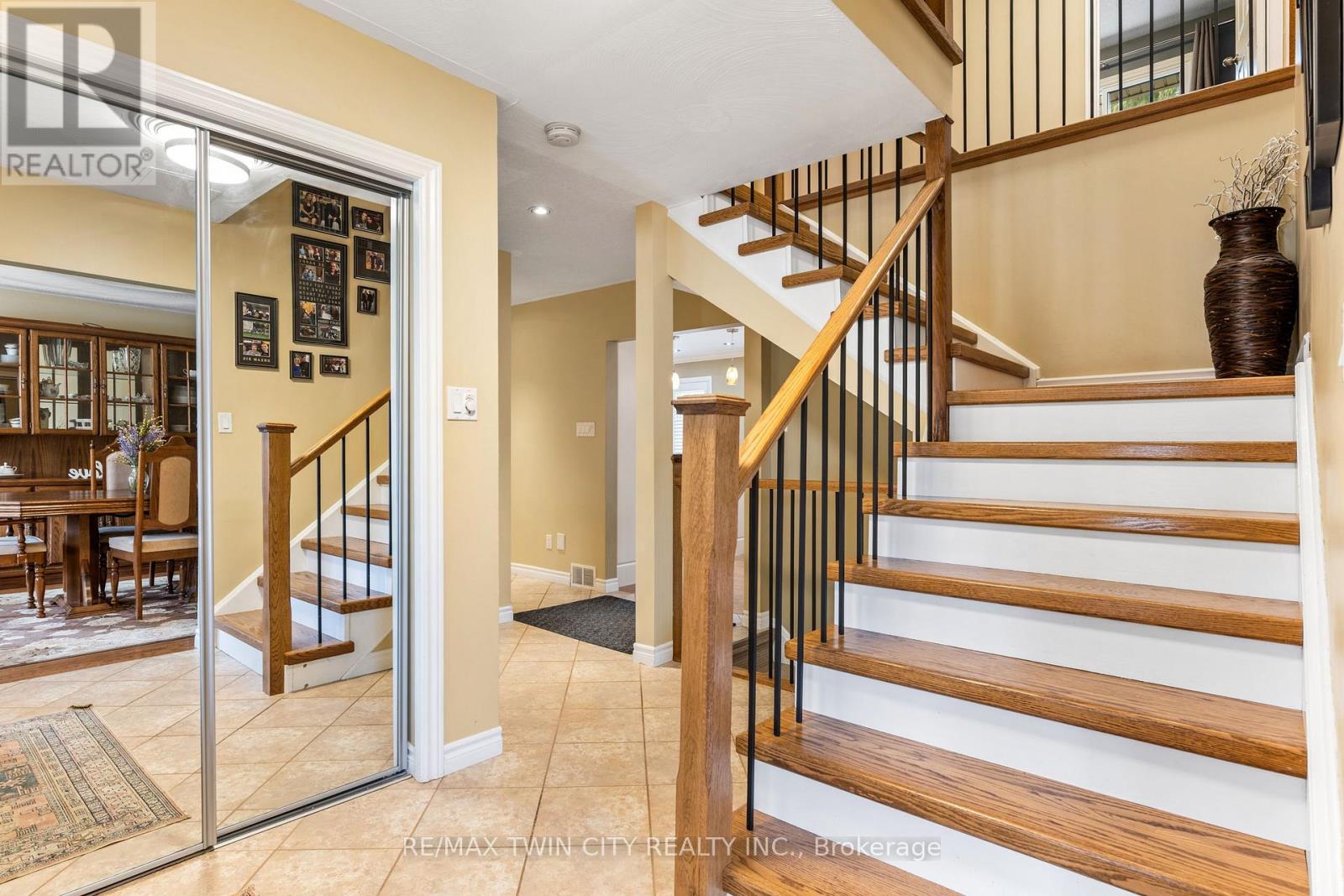 Property at 8 MILL VIEW STREET image 4