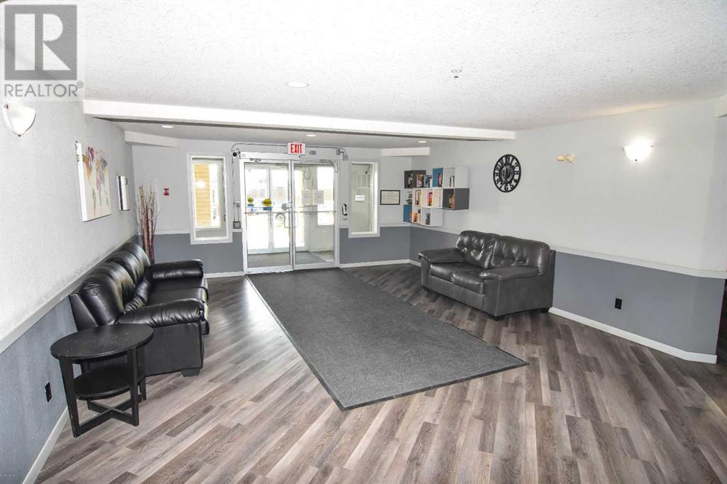 Property at 106, 1717 60 Street SE image 4