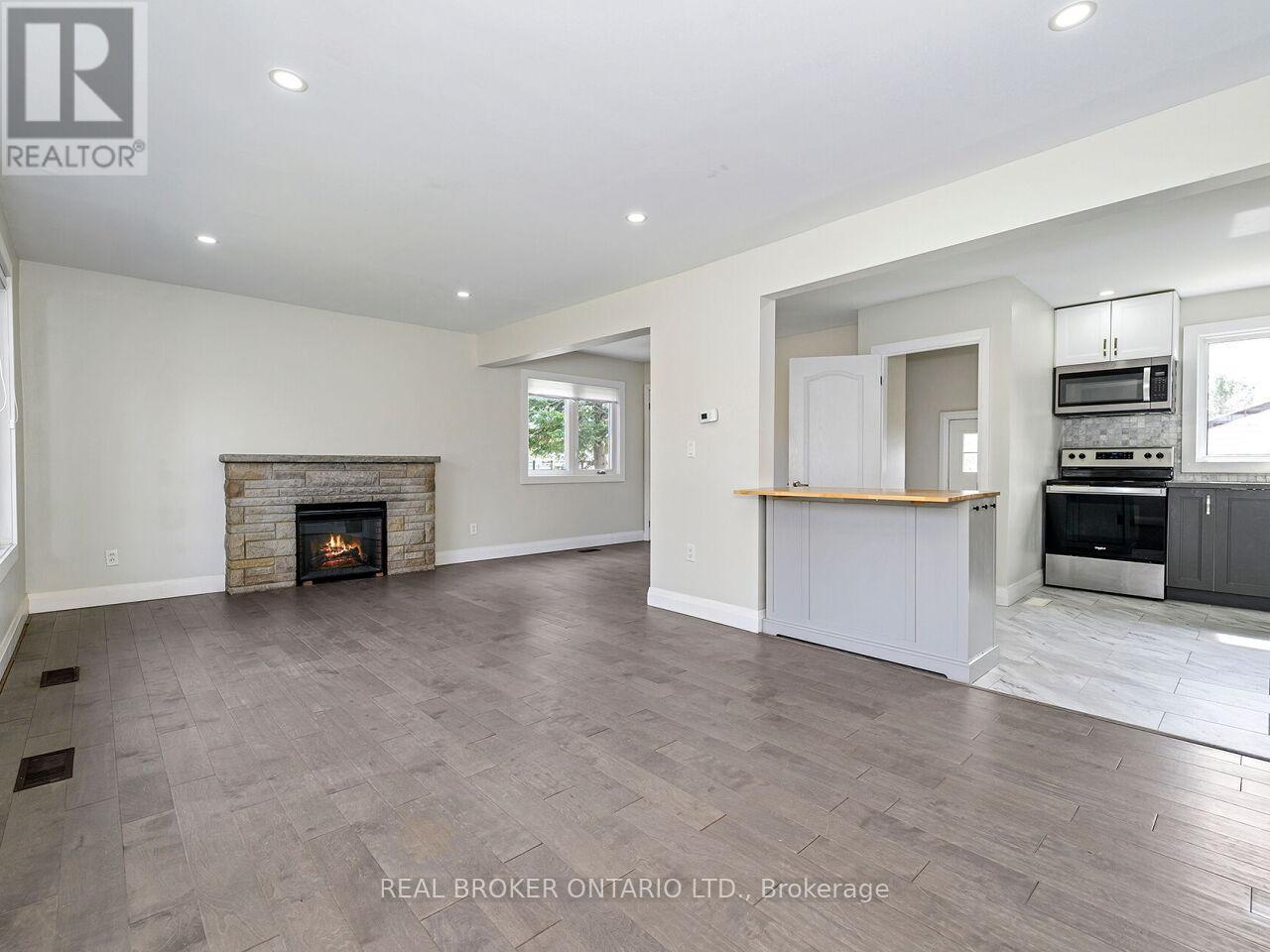 23 James Street, Hamilton, Ontario  L8P 4C7 - Photo 6 - X12070200