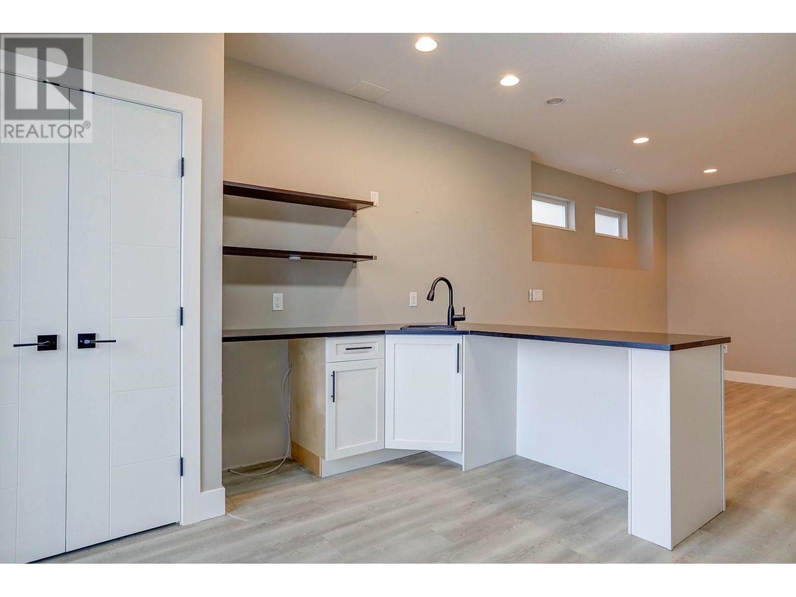 6539 Blackcomb Place, Vernon, British Columbia  V1B 4E1 - Photo 25 - 10343287