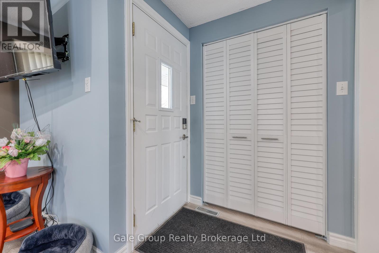 Property at 235 HUNTINGDON CRESCENT image 5