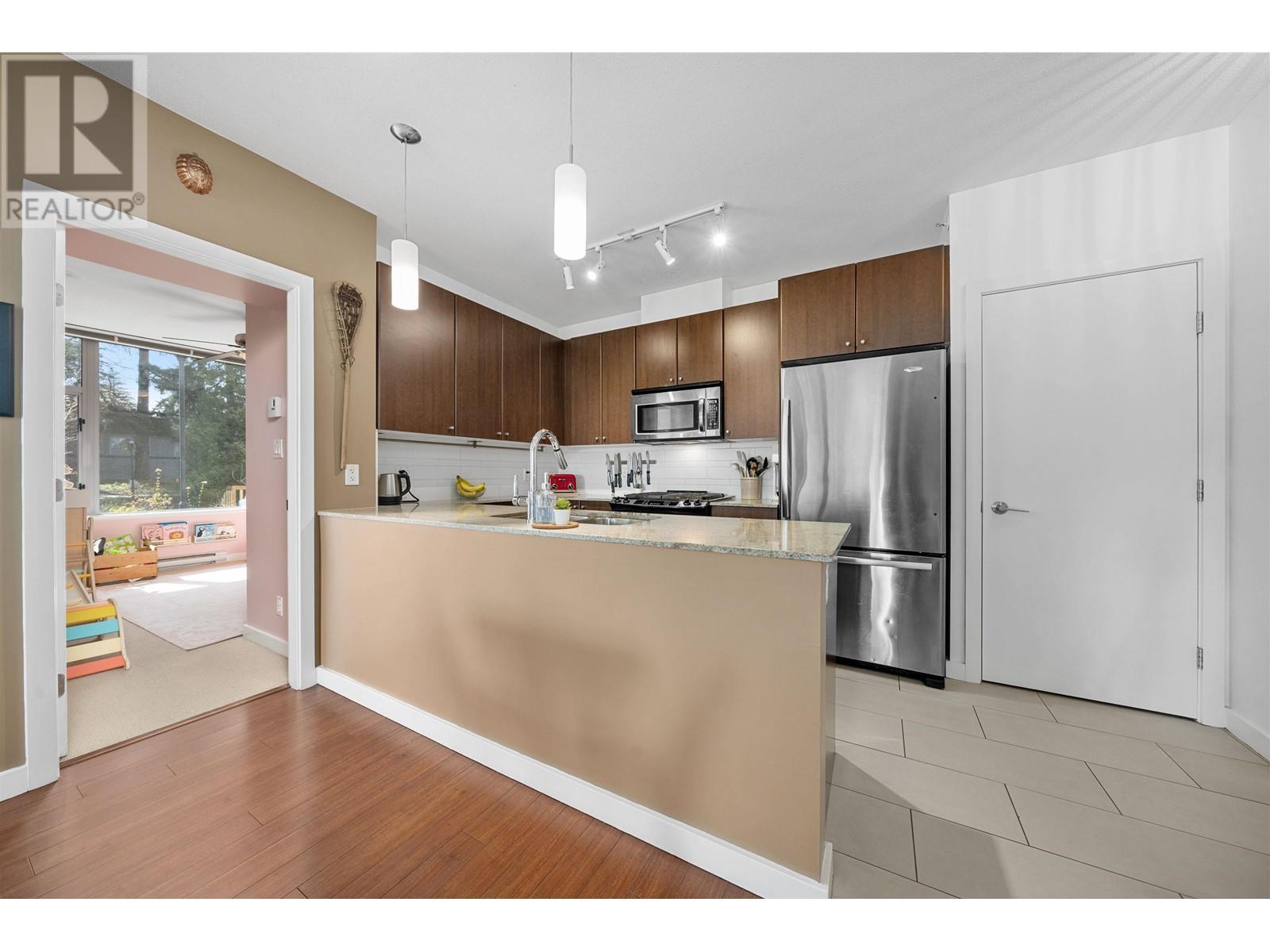 506 280 Ross Drive, New Westminster, British Columbia  V3L 0C2 - Photo 11 - R2989755