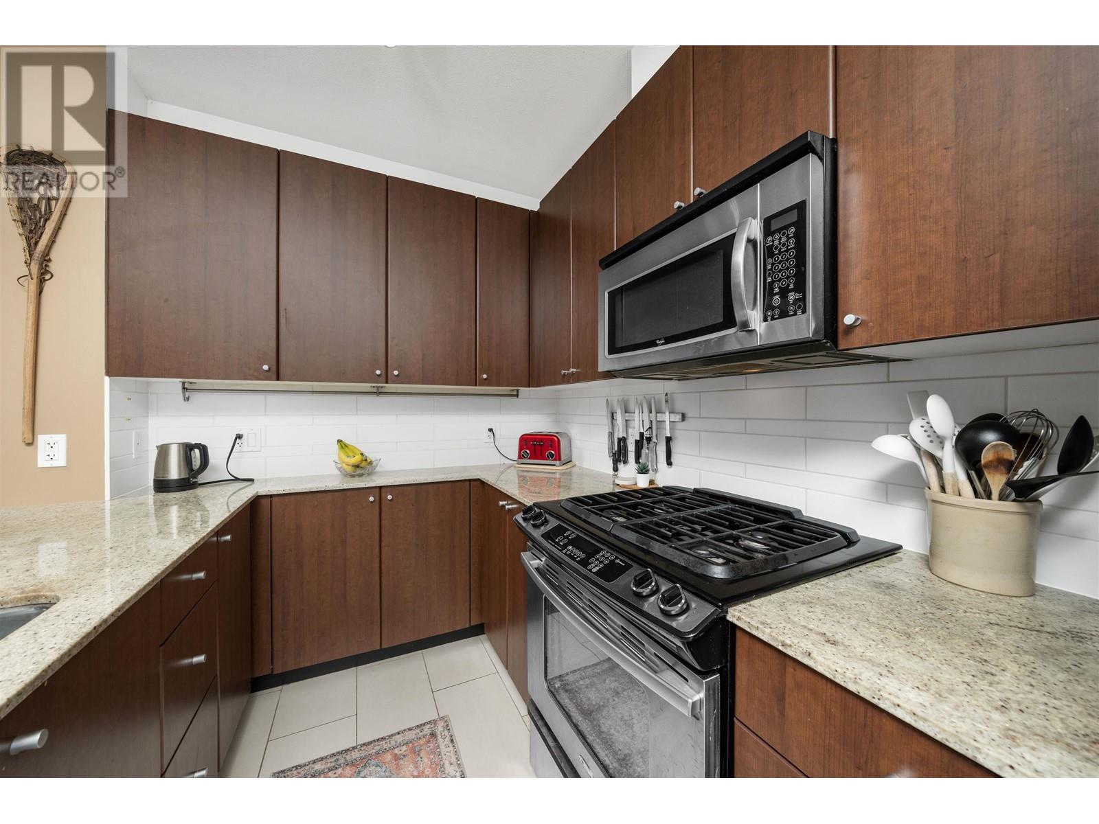 506 280 Ross Drive, New Westminster, British Columbia  V3L 0C2 - Photo 12 - R2989755