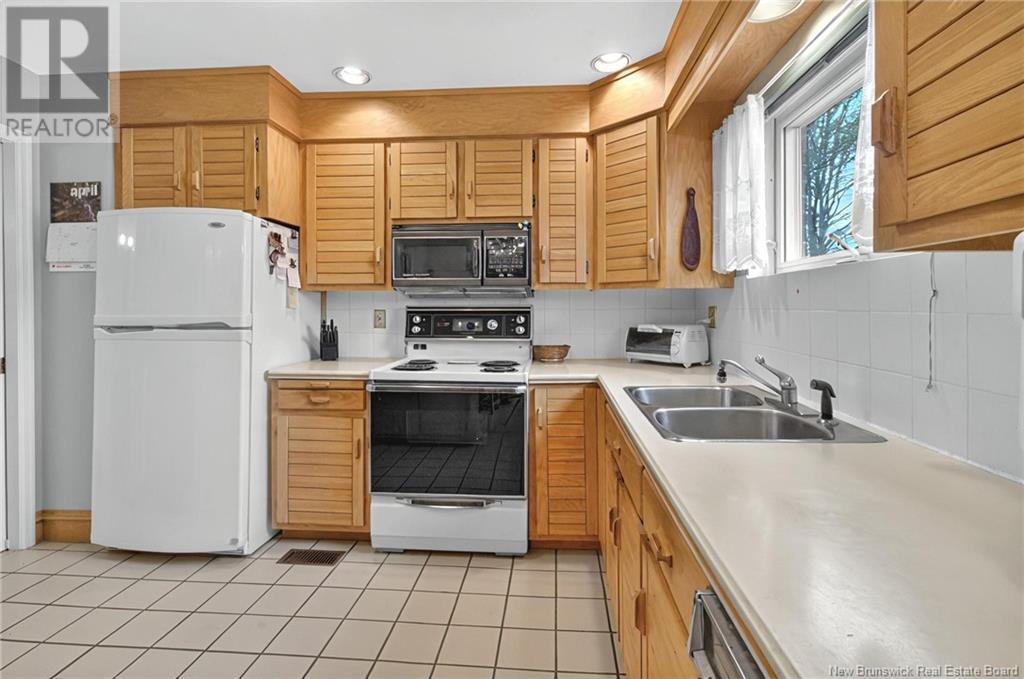 43 Parlee Drive, Moncton, New Brunswick  E1E 3B2 - Photo 6 - NB116120