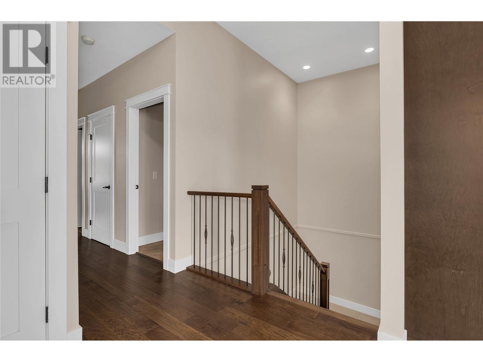 Property at 1591 Beach View Lane image 2