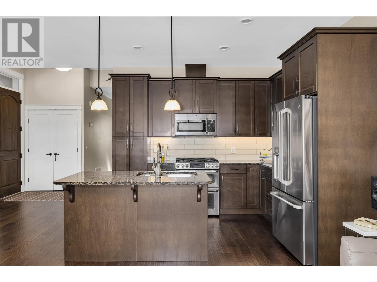 Property at 1591 Beach View Lane image 3