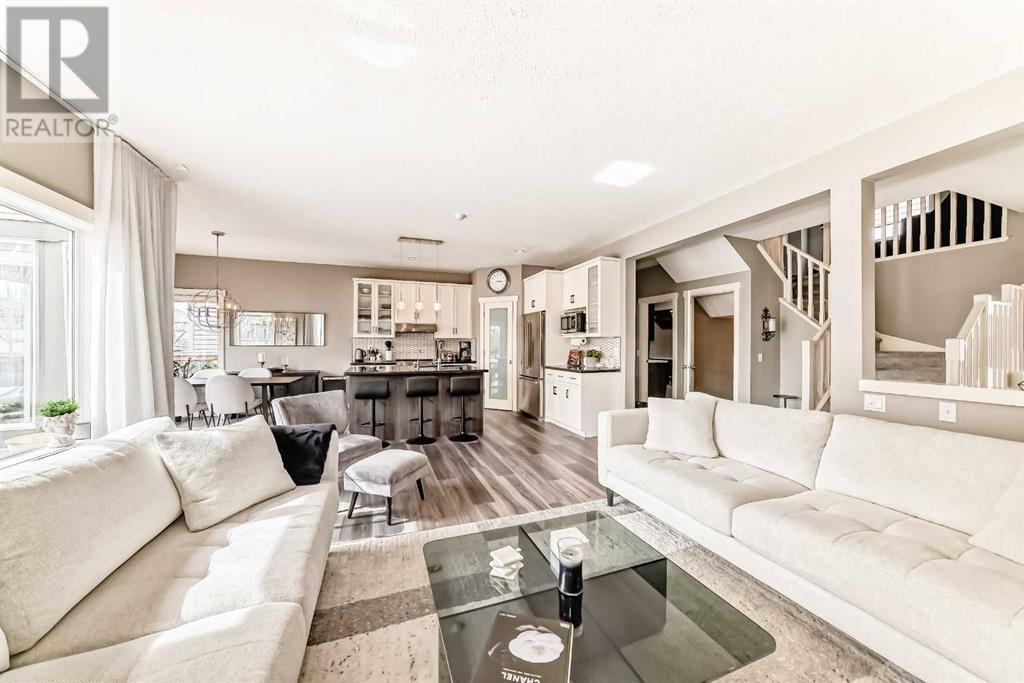 196 Cougartown Close, Calgary, Alberta  T3H 0B1 - Photo 7 - A2209690