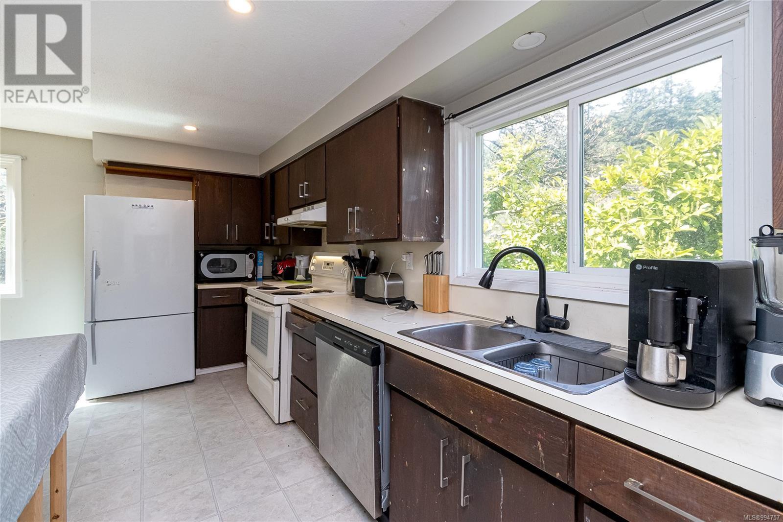 Property at 3061 Sooke Rd image 5