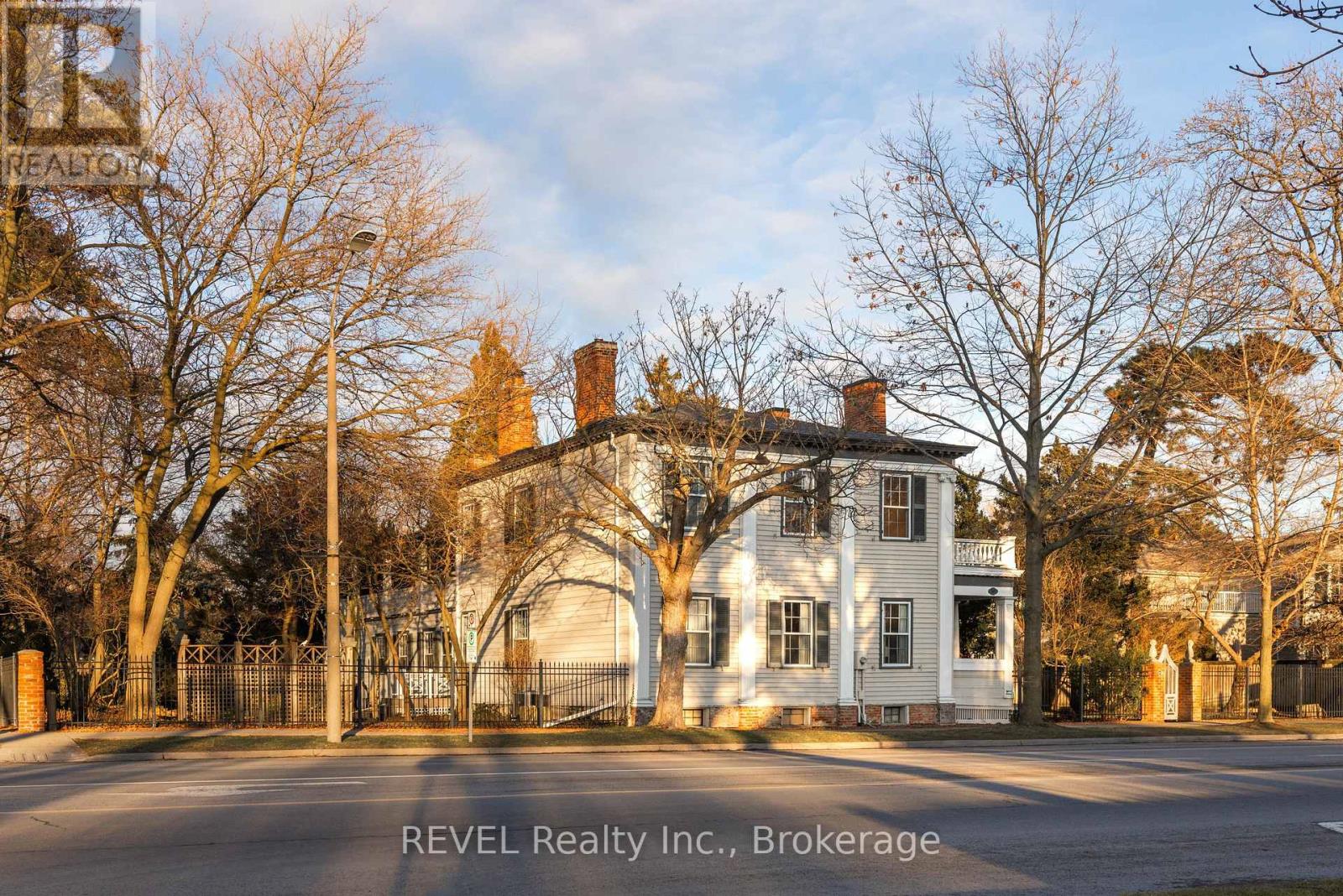 Property at 187 QUEEN STREET image 1