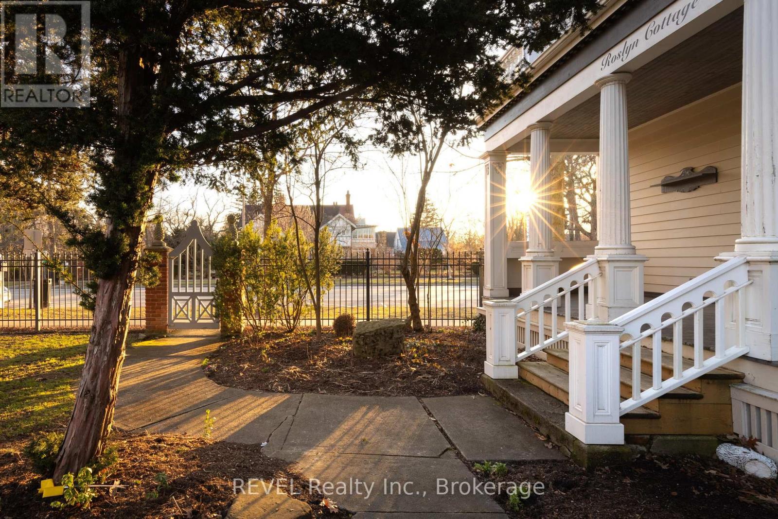 Property at 187 QUEEN STREET image 3