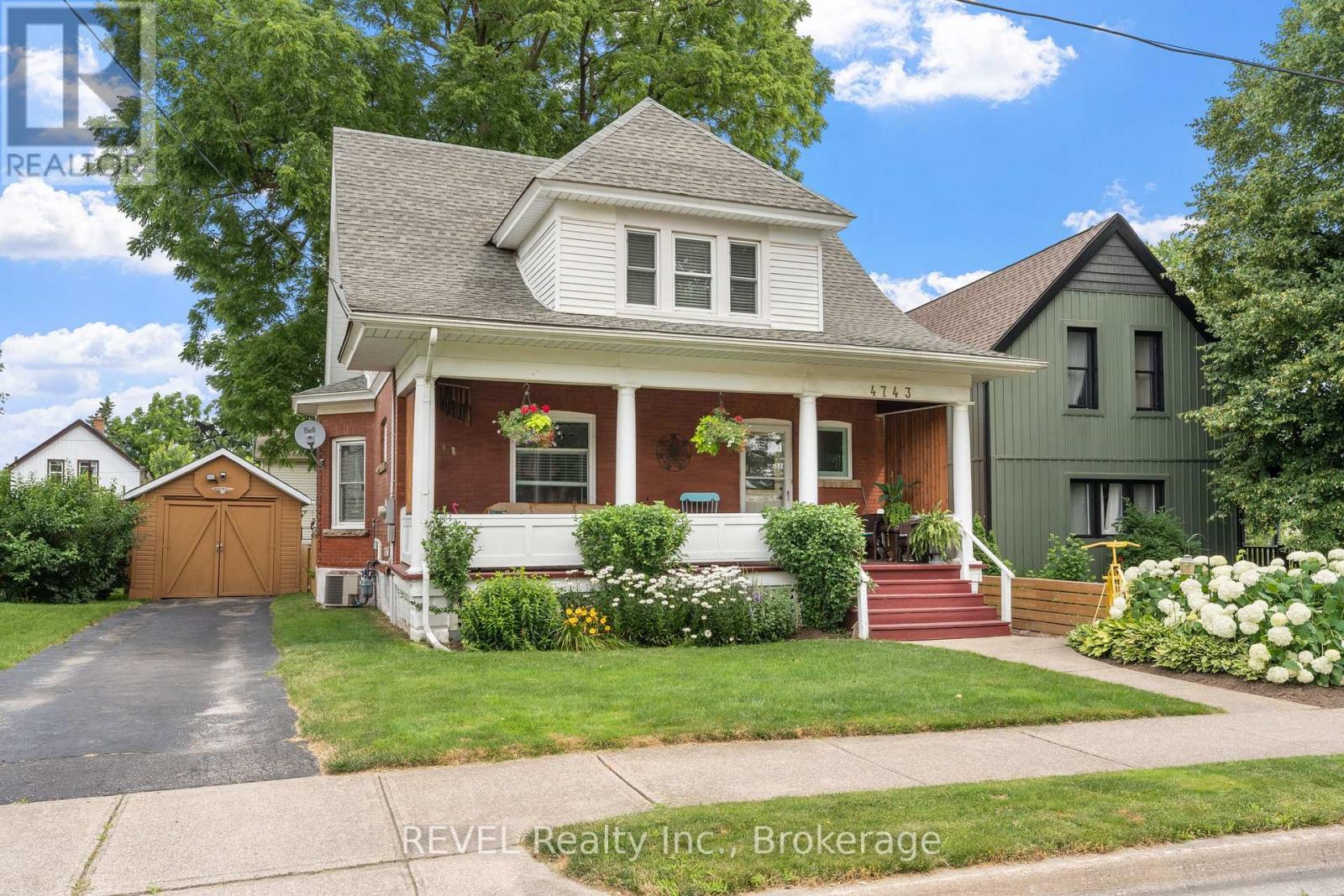 4743 Epworth Circle, Niagara Falls (Downtown), Ontario  L2E 1E1 - Photo 1 - X10428732