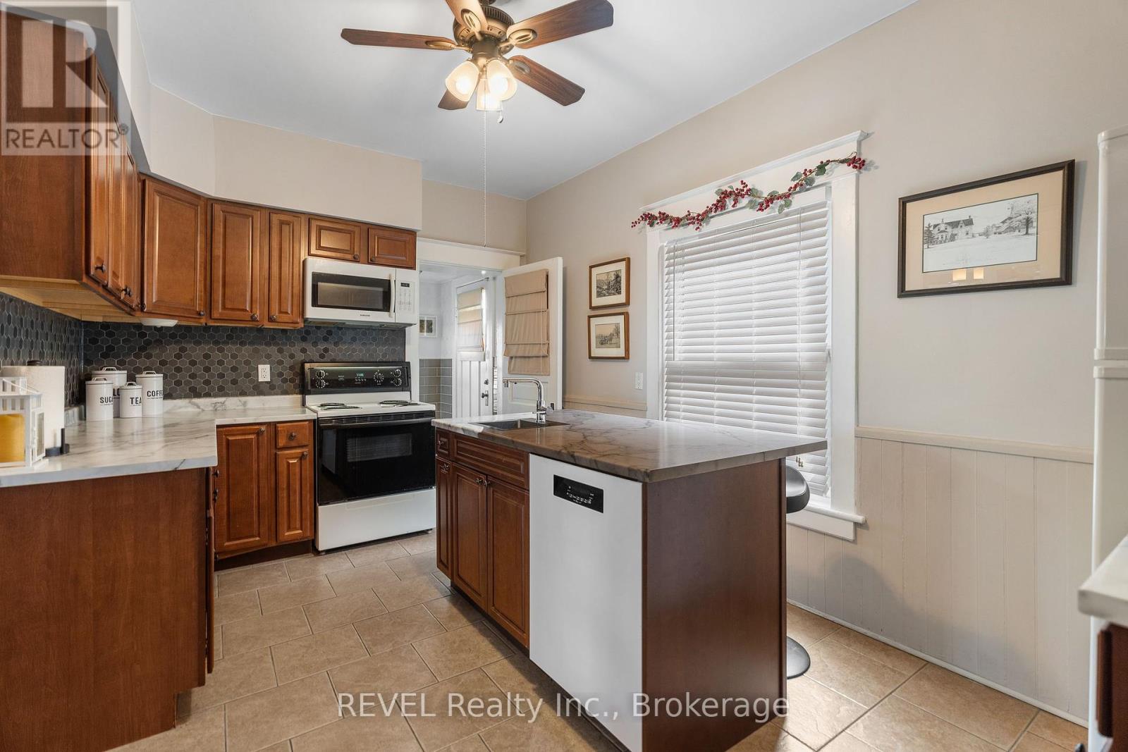 4743 Epworth Circle, Niagara Falls (Downtown), Ontario  L2E 1E1 - Photo 10 - X10428732
