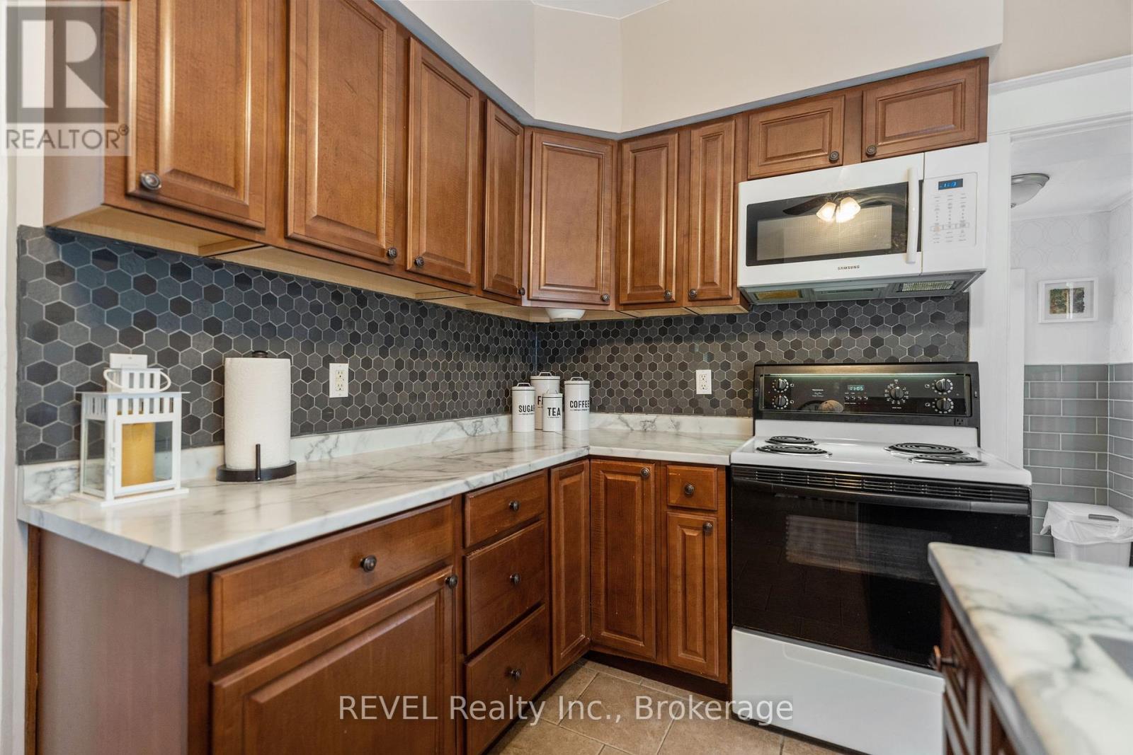 4743 Epworth Circle, Niagara Falls (Downtown), Ontario  L2E 1E1 - Photo 11 - X10428732