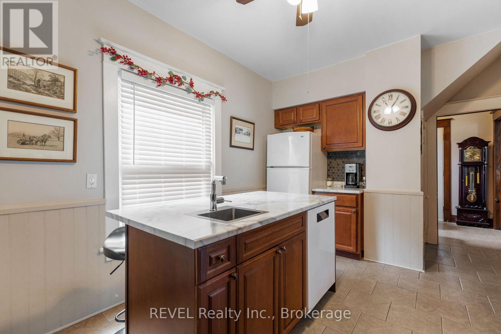 4743 Epworth Circle, Niagara Falls (Downtown), Ontario  L2E 1E1 - Photo 12 - X10428732