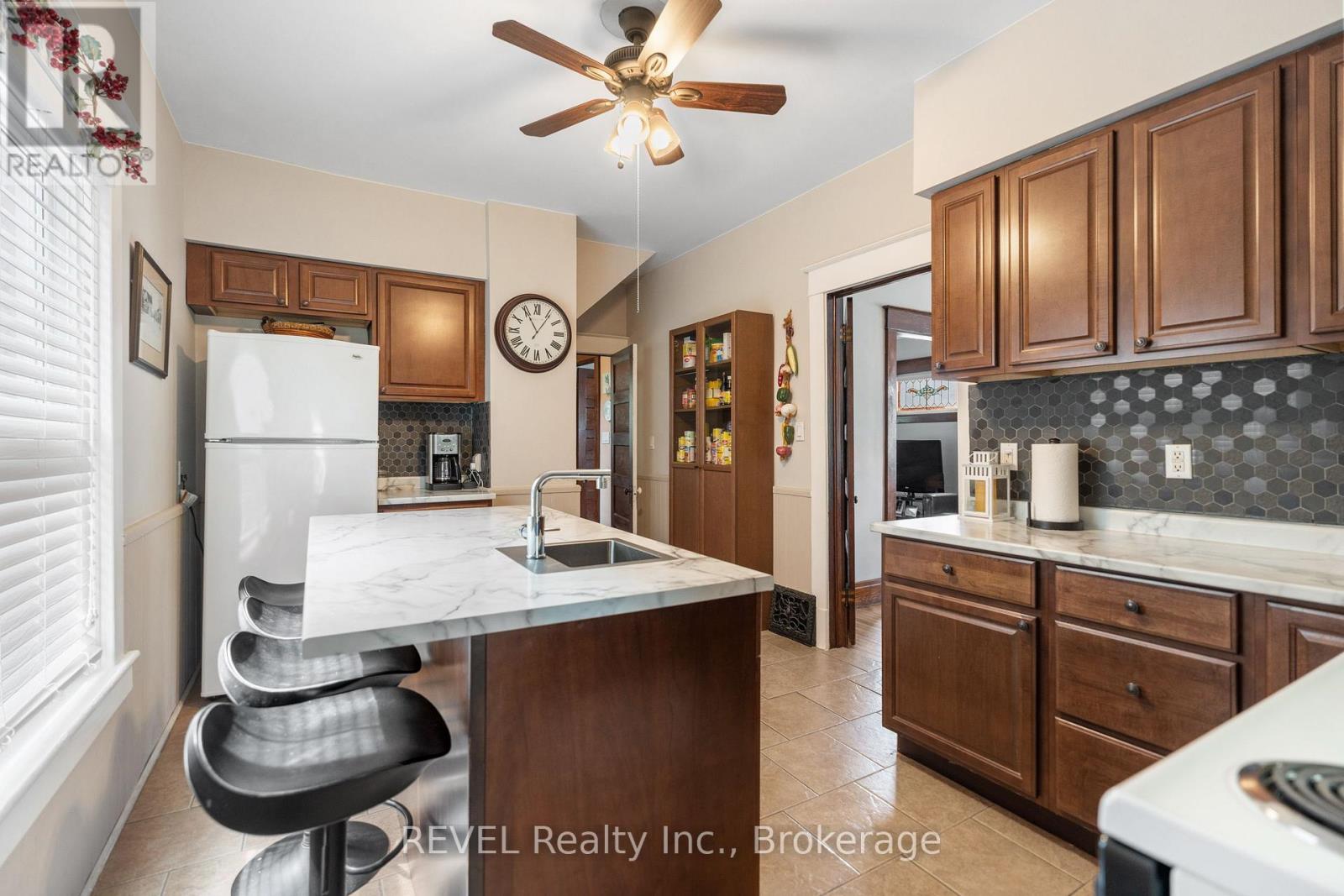 4743 Epworth Circle, Niagara Falls (Downtown), Ontario  L2E 1E1 - Photo 13 - X10428732