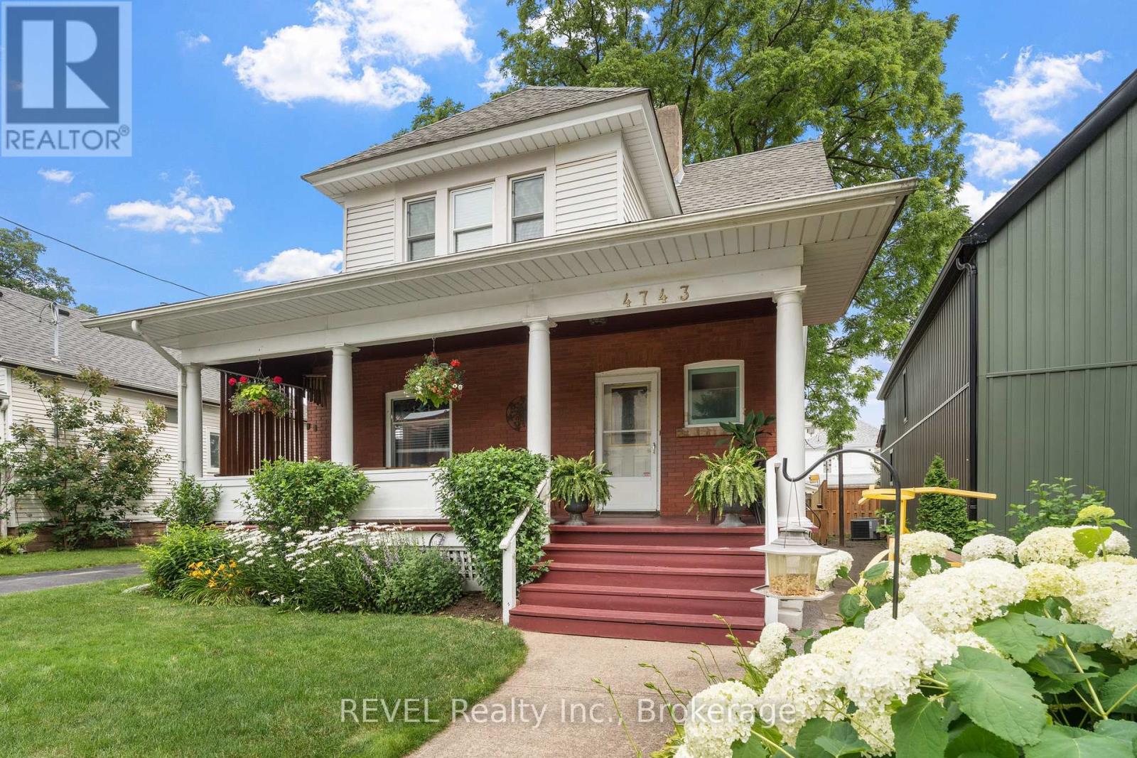 4743 Epworth Circle, Niagara Falls (Downtown), Ontario  L2E 1E1 - Photo 2 - X10428732