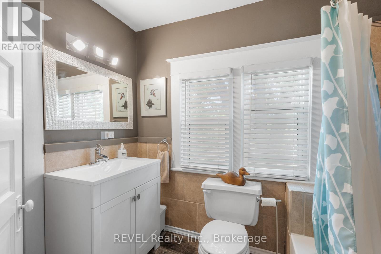 4743 Epworth Circle, Niagara Falls (Downtown), Ontario  L2E 1E1 - Photo 20 - X10428732