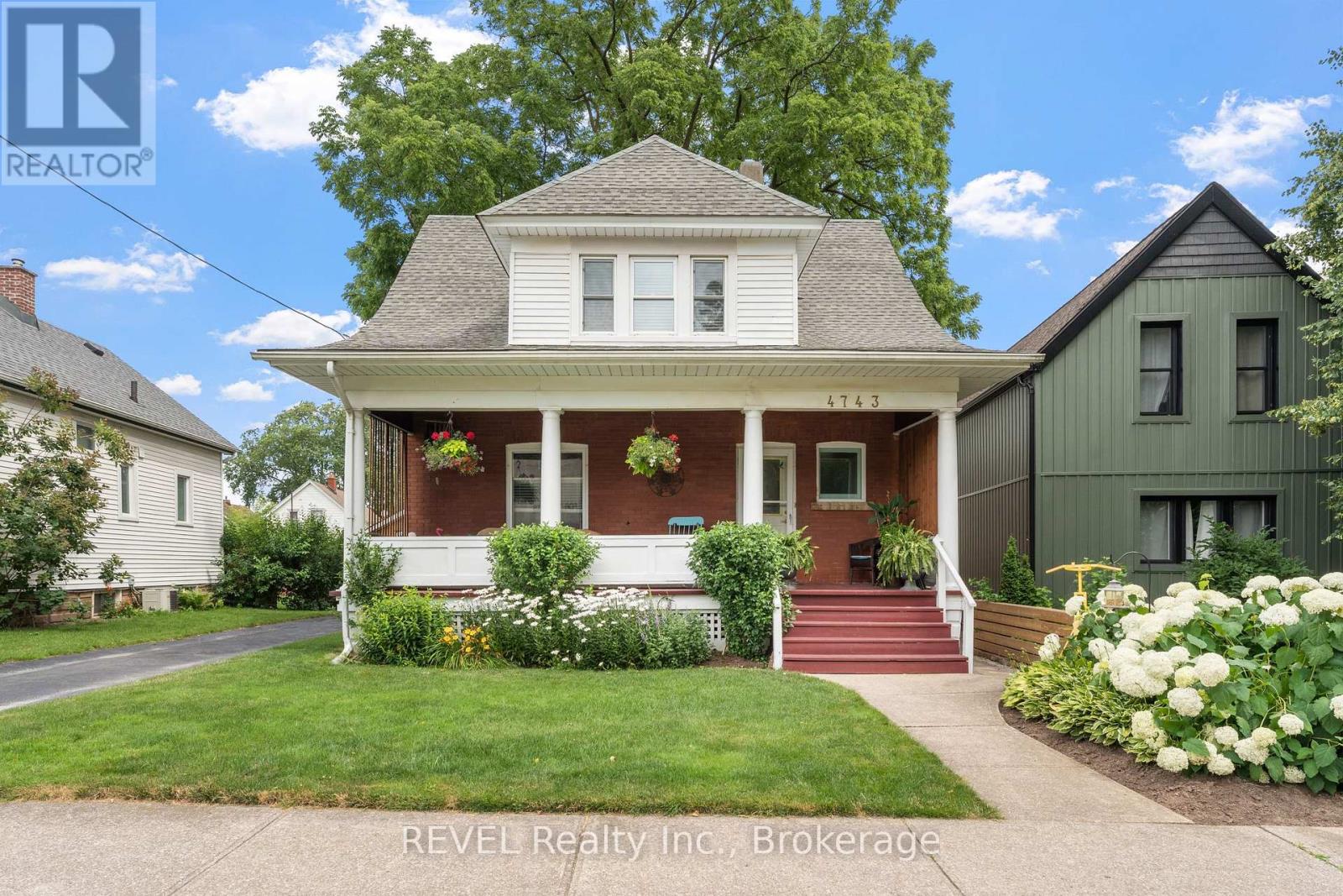 4743 Epworth Circle, Niagara Falls (Downtown), Ontario  L2E 1E1 - Photo 3 - X10428732