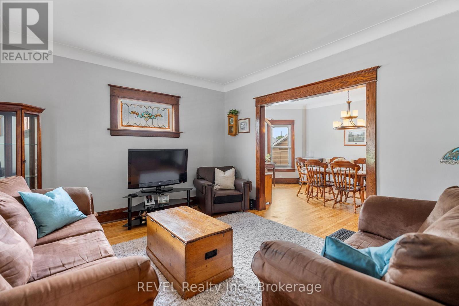 4743 Epworth Circle, Niagara Falls (Downtown), Ontario  L2E 1E1 - Photo 5 - X10428732