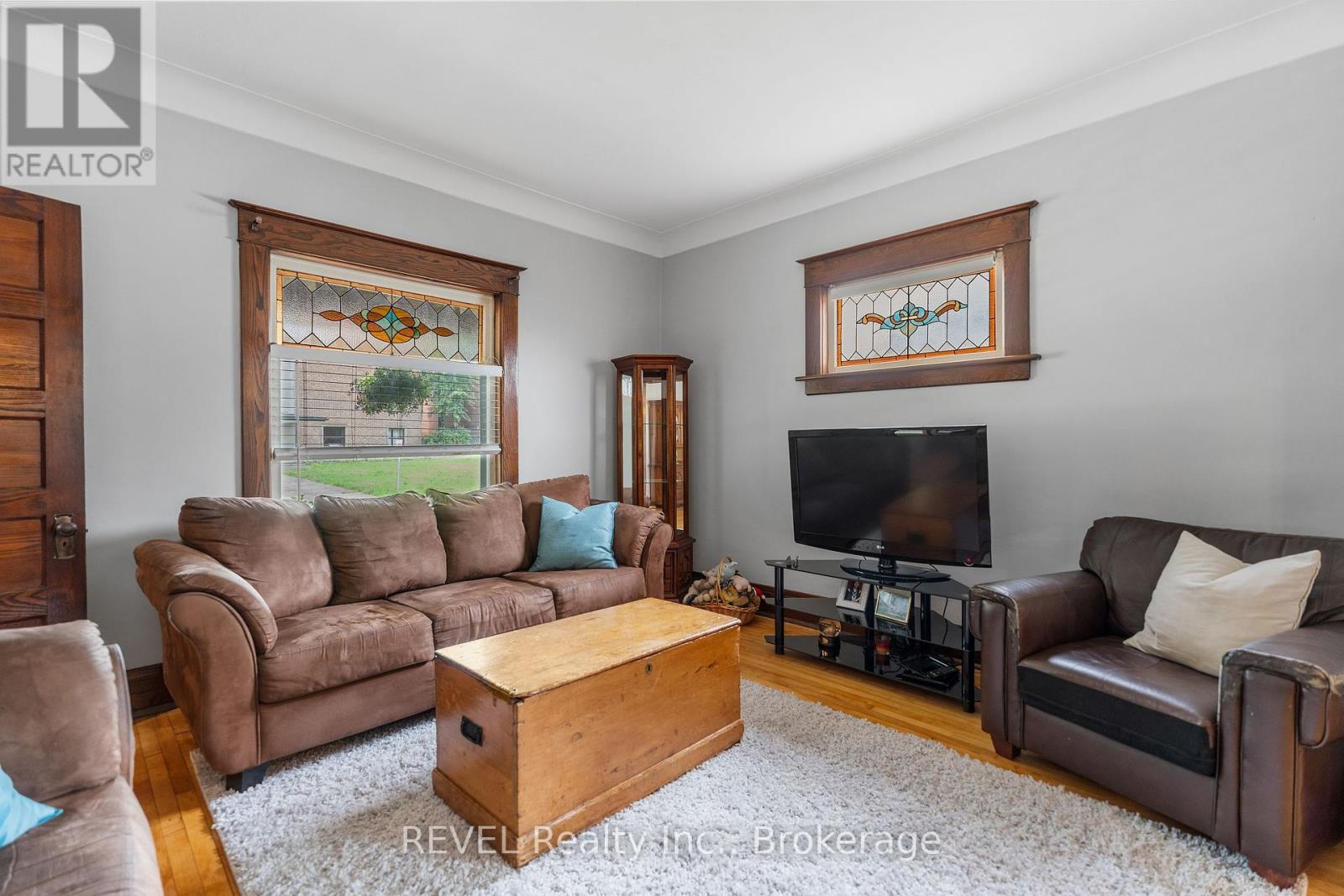 4743 Epworth Circle, Niagara Falls (Downtown), Ontario  L2E 1E1 - Photo 6 - X10428732
