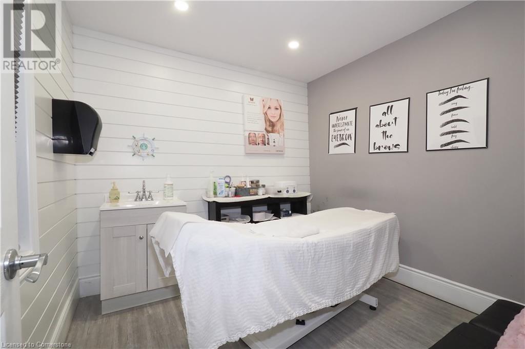 561 Queen Street S, Kitchener, Ontario  N2G 1W9 - Photo 12 - 40716592