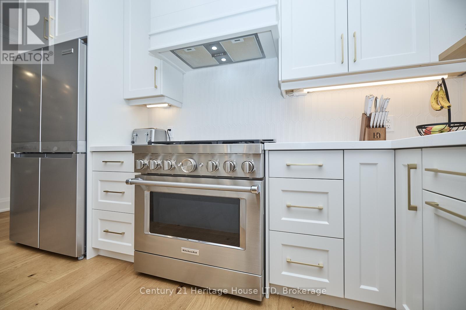 42 Aquadale Drive, St. Catharines, Ontario  L2N 2P8 - Photo 10 - X12081152