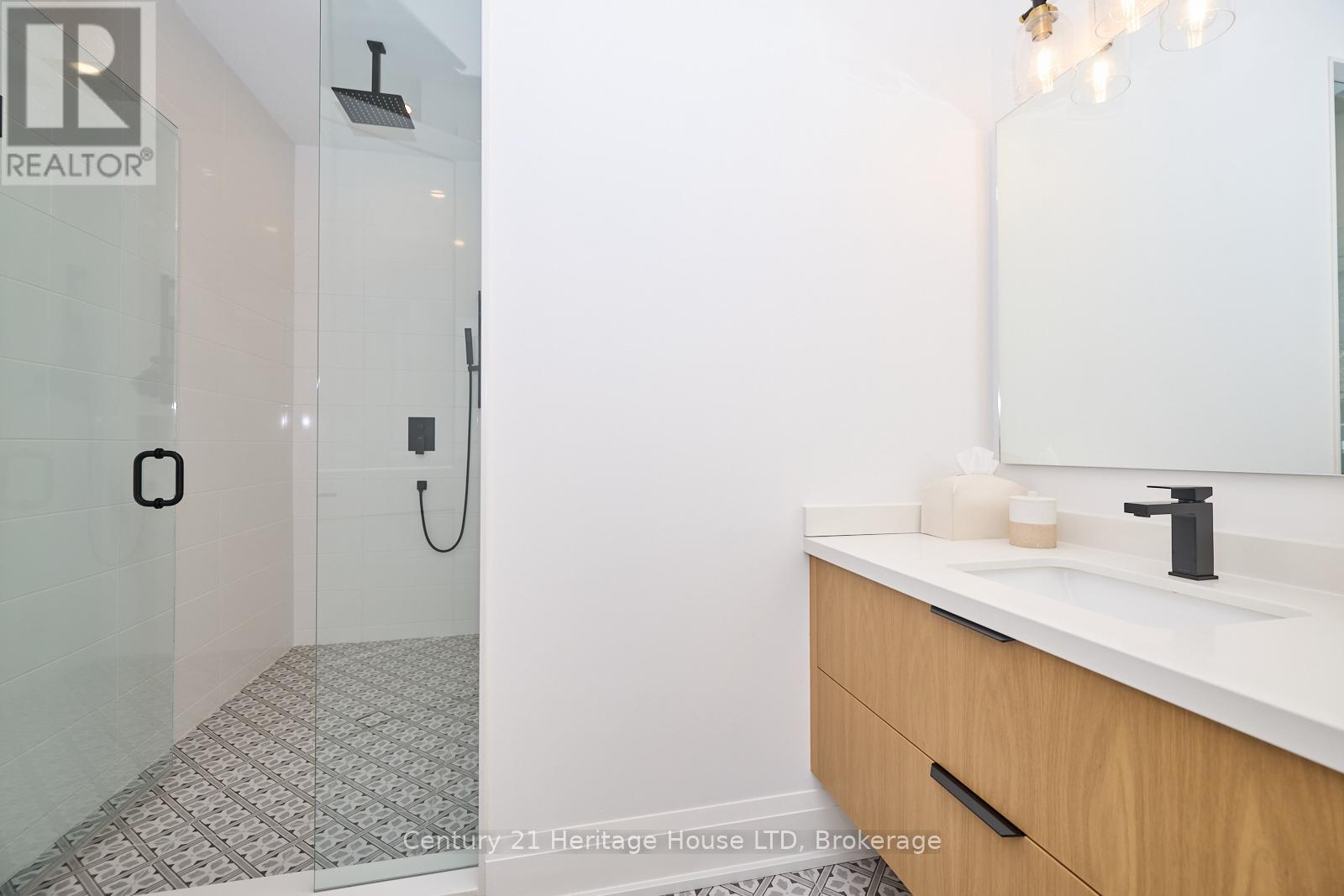 42 Aquadale Drive, St. Catharines, Ontario  L2N 2P8 - Photo 25 - X12081152