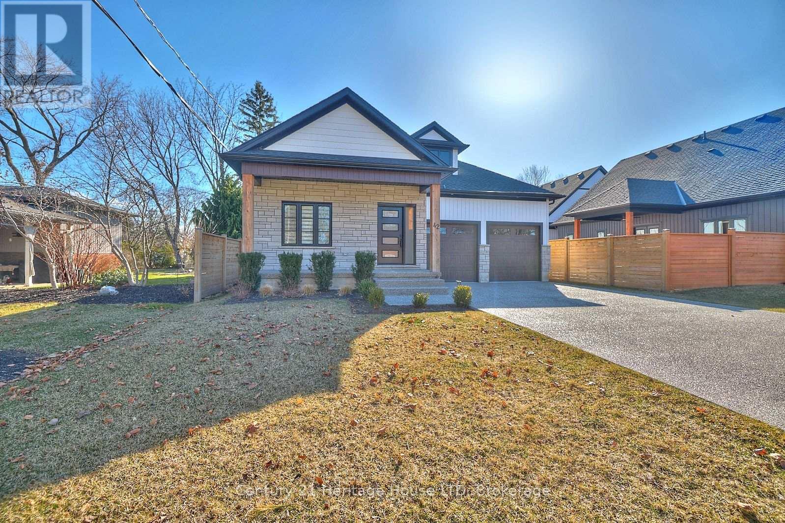 Property at 42 AQUADALE DRIVE image 3