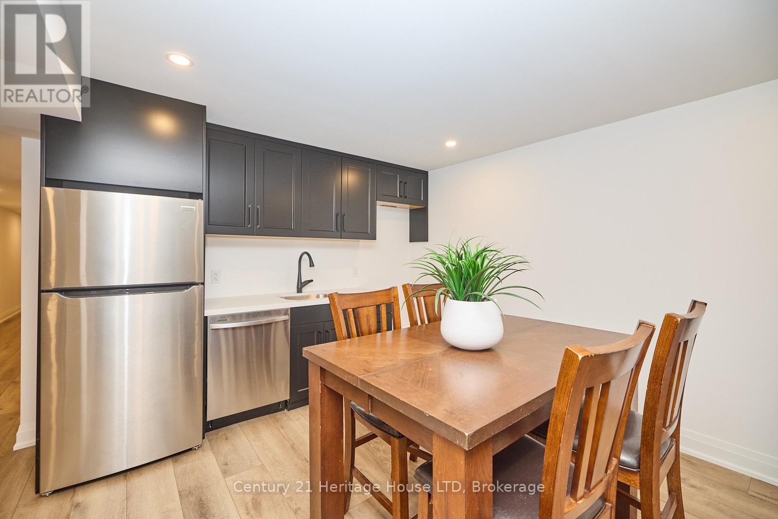 42 Aquadale Drive, St. Catharines, Ontario  L2N 2P8 - Photo 32 - X12081152