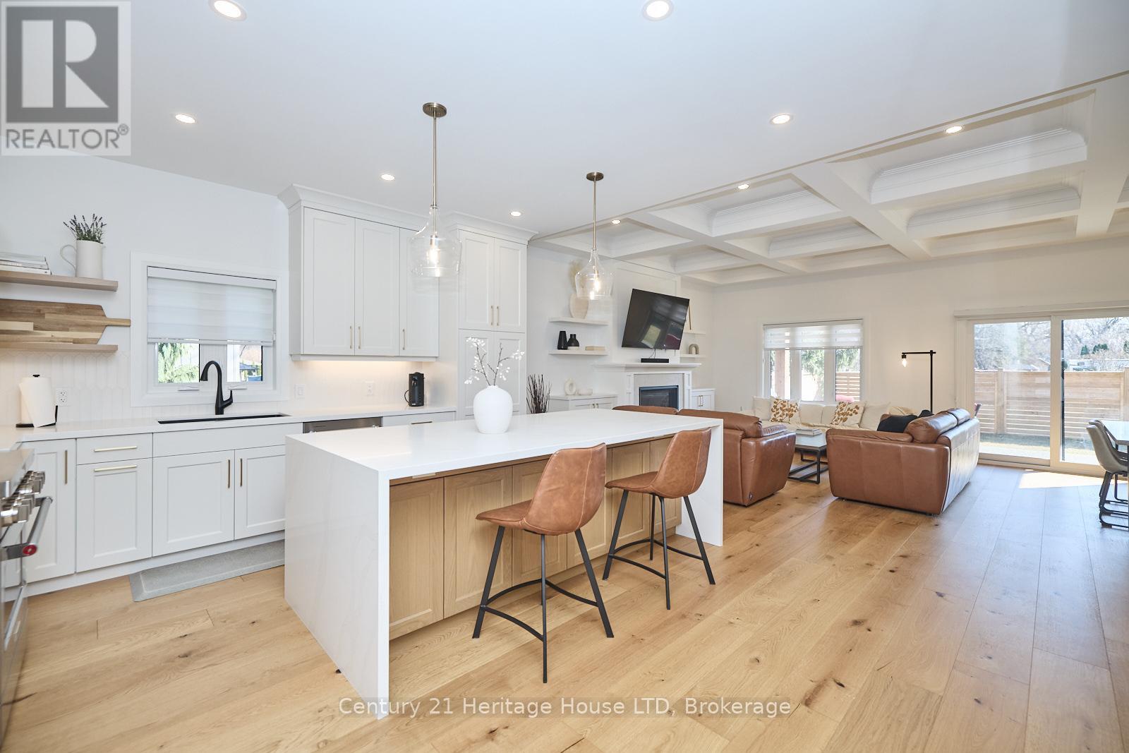 42 Aquadale Drive, St. Catharines, Ontario  L2N 2P8 - Photo 6 - X12081152