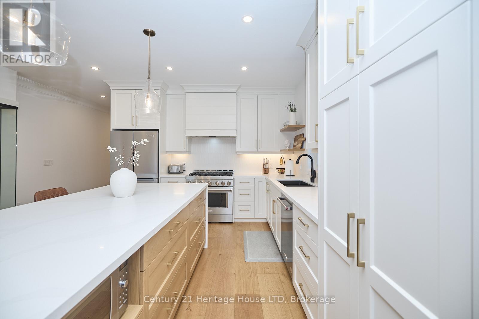 42 Aquadale Drive, St. Catharines, Ontario  L2N 2P8 - Photo 9 - X12081152