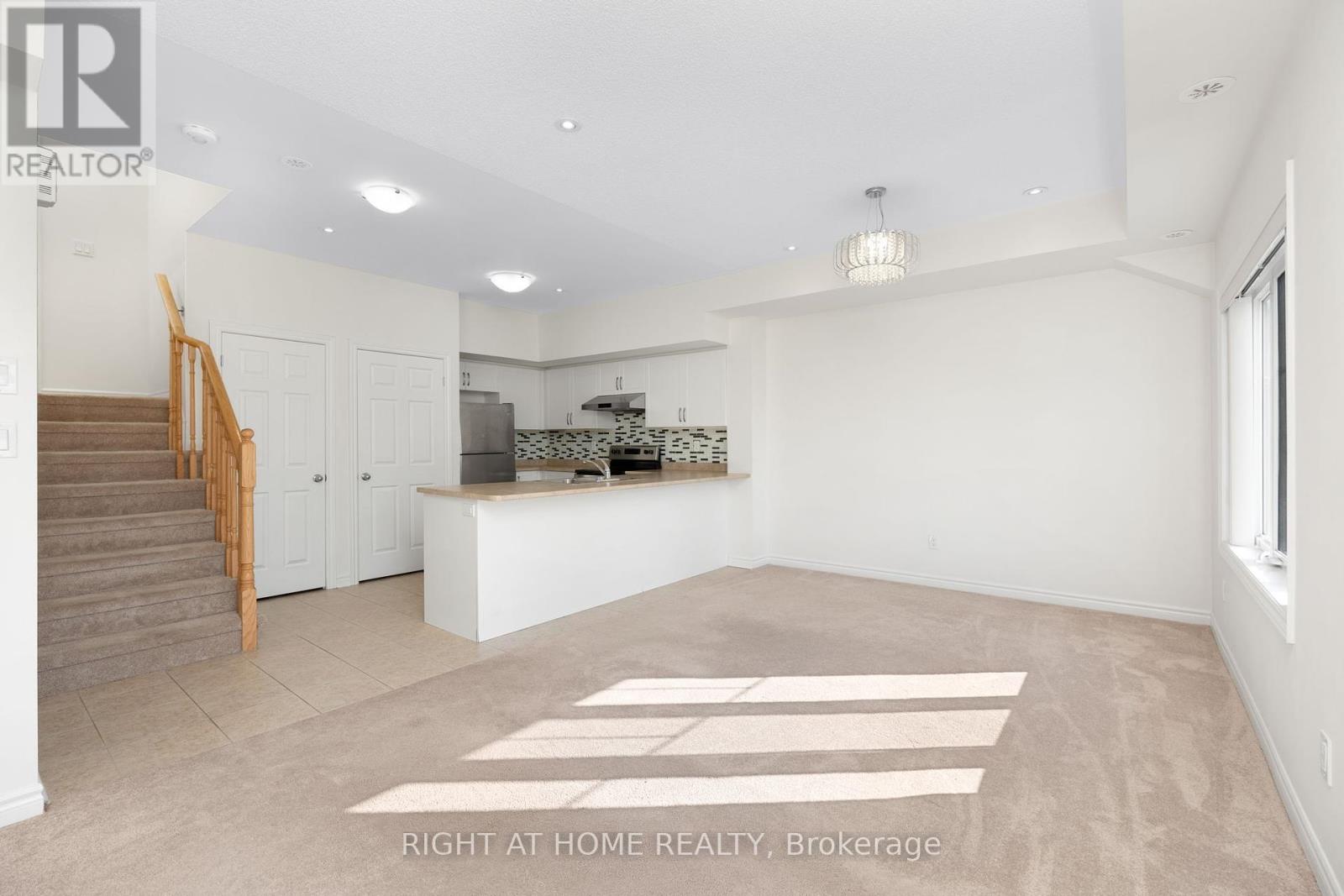 Property at 20 - 1 EATON PARK LANE image 3