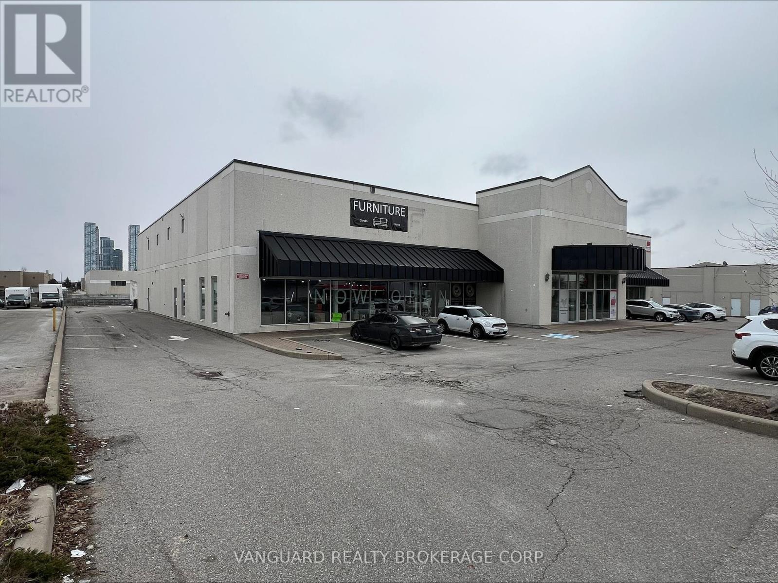 2 - 31 Jevlan Drive, Vaughan, Ontario  L4L 8C2 - Photo 1 - N12081024