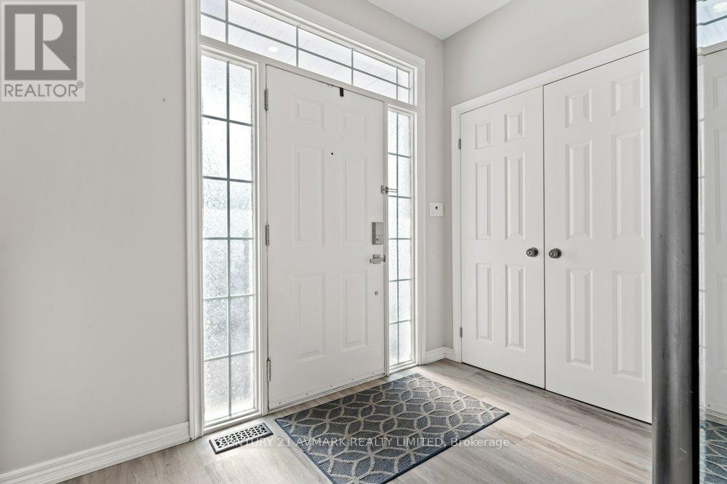 Property at 8105 WOODSVIEW CRESCENT image 3