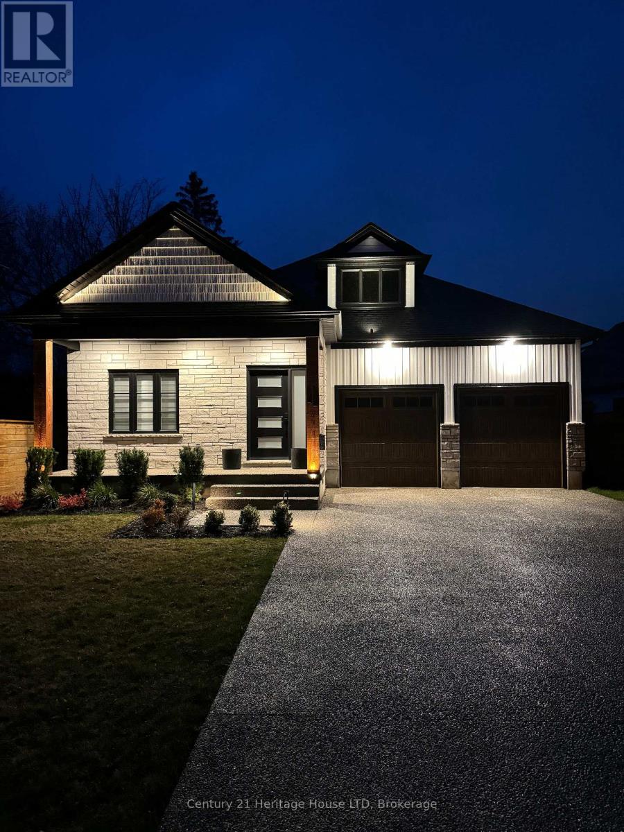 Property at 42 AQUADALE DRIVE image 4