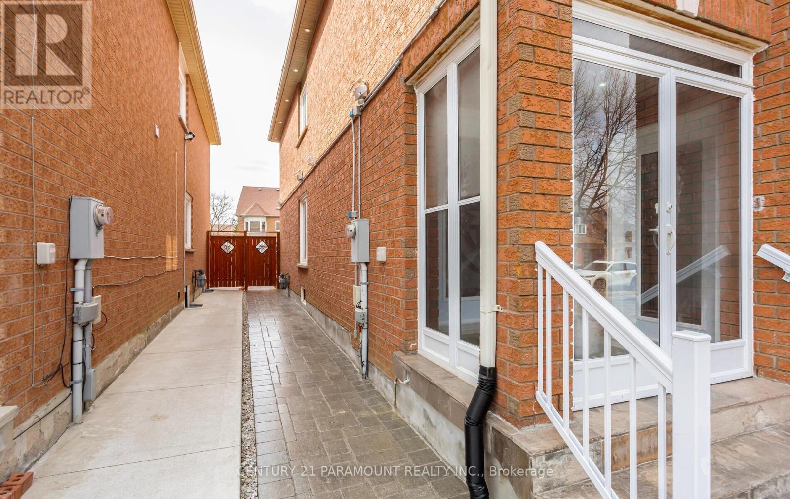 112 Wildberry Crescent, Brampton (Sandringham-Wellington), Ontario  L6R 1J8 - Photo 38 - W12081105