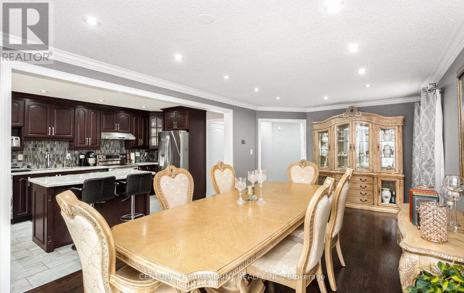 112 Wildberry Crescent, Brampton (Sandringham-Wellington), Ontario  L6R 1J8 - Photo 9 - W12081105