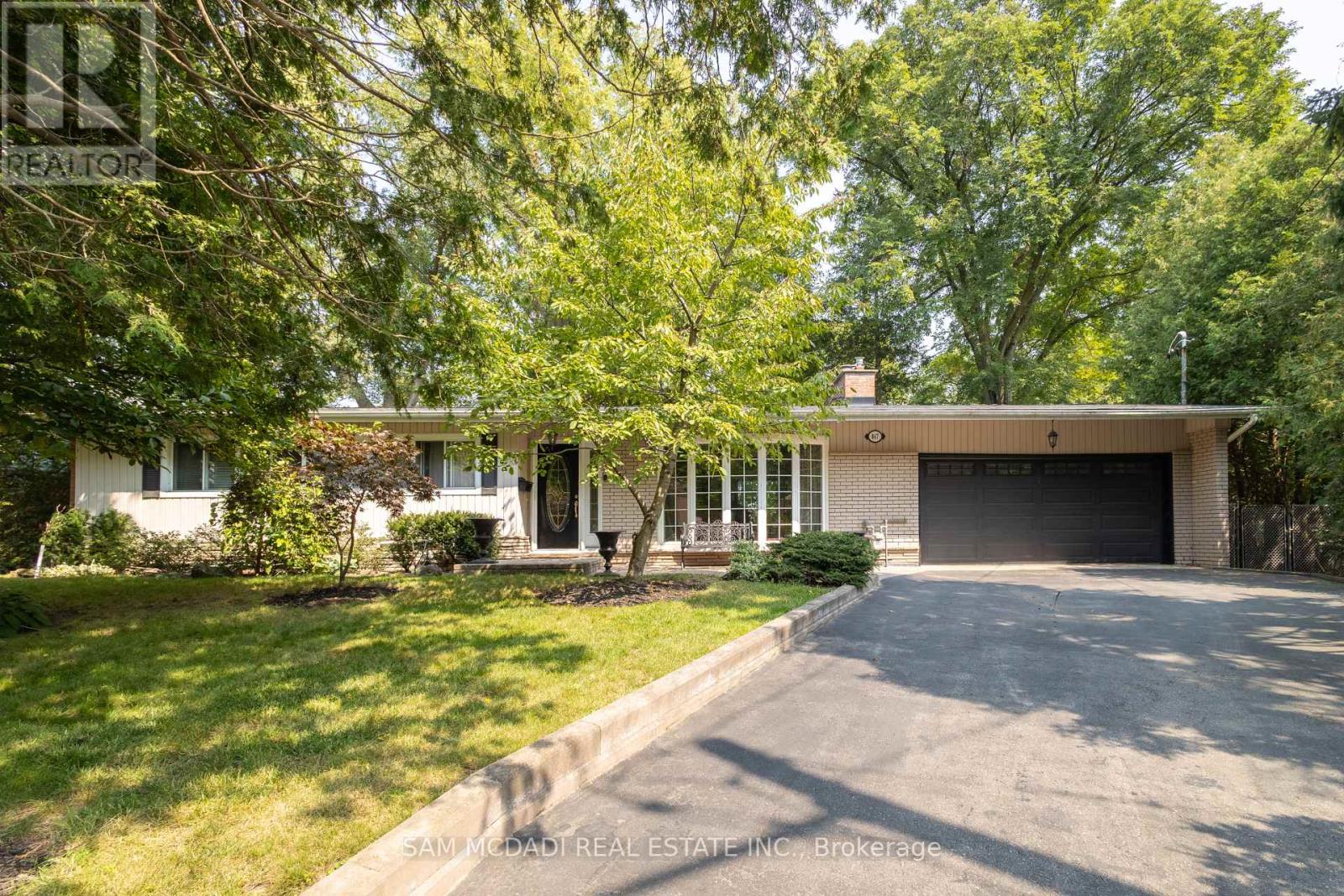 Property at 867 SUNNINGDALE BEND image 1