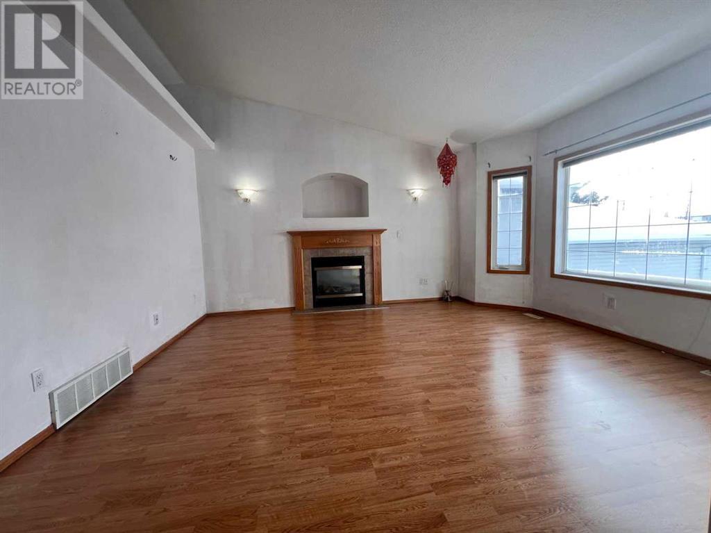 Property at 10925 88A Street image 3
