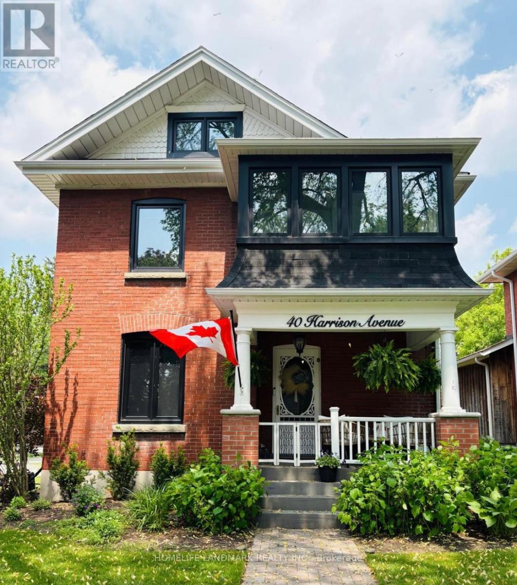 40 HARRISON AVENUE, aurora (aurora village), Ontario
