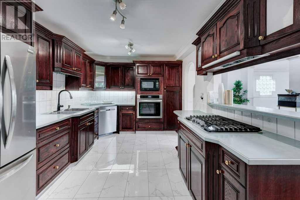 Property at 301, 705 56 Avenue SW image 4