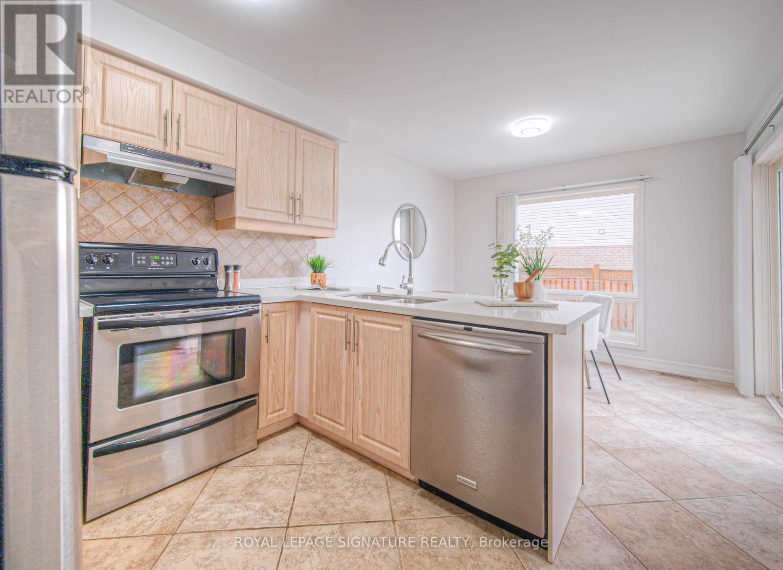 93 Wheatland Drive, Cambridge, Ontario  N1P 1C5 - Photo 11 - X12081040