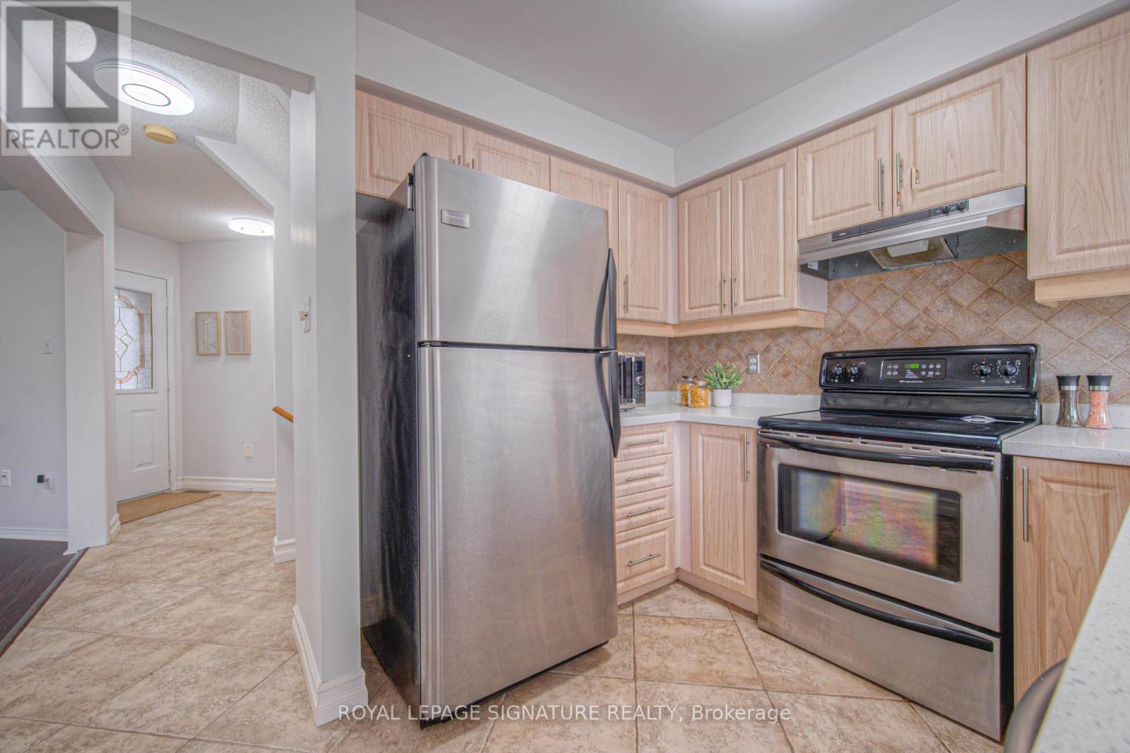 93 Wheatland Drive, Cambridge, Ontario  N1P 1C5 - Photo 13 - X12081040